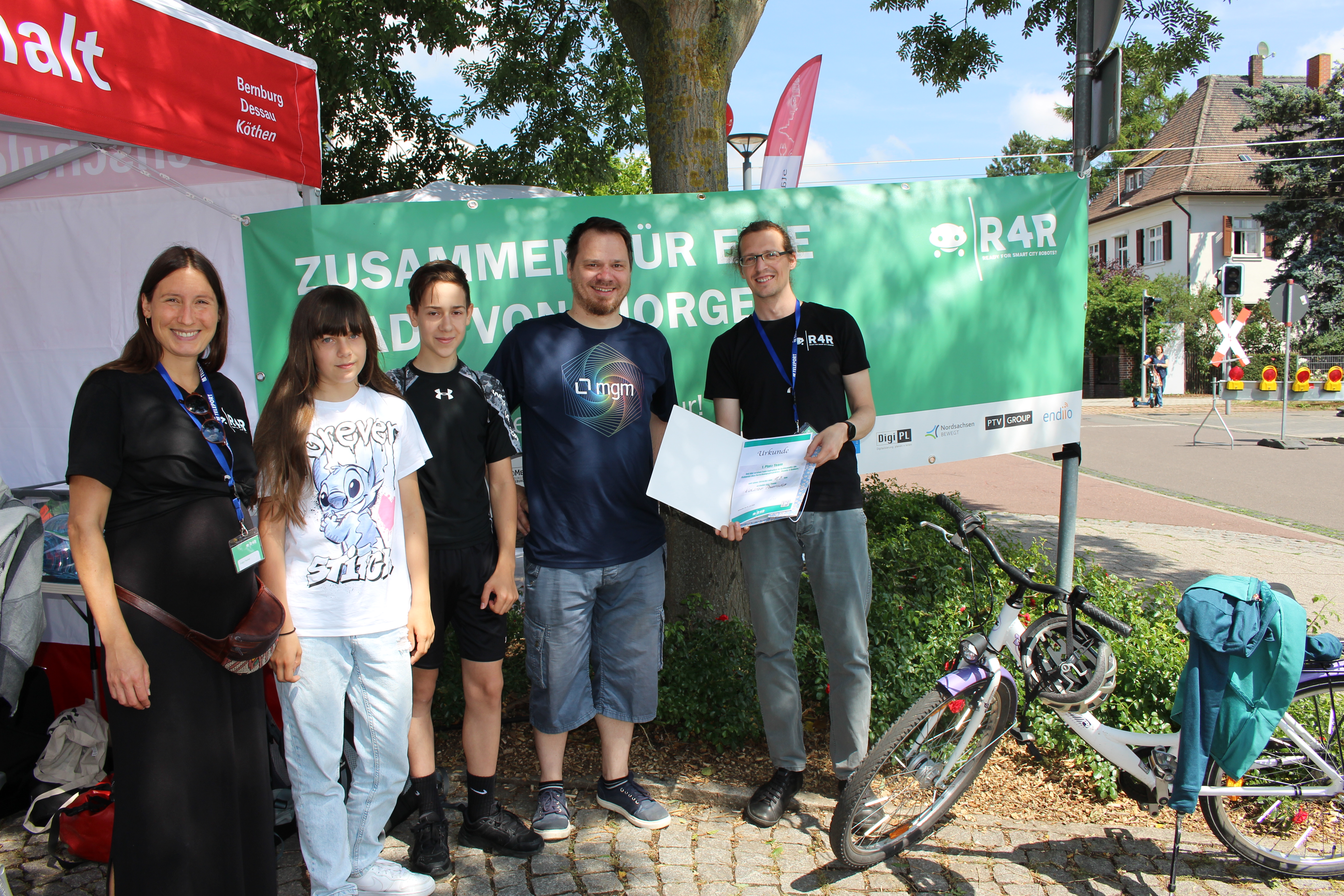 Siegerfamilie der R4R-Fahrradrallye in Schkeuditz